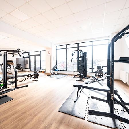 The Golden Studio - With Free Gym Bucureşti Ngoại thất bức ảnh