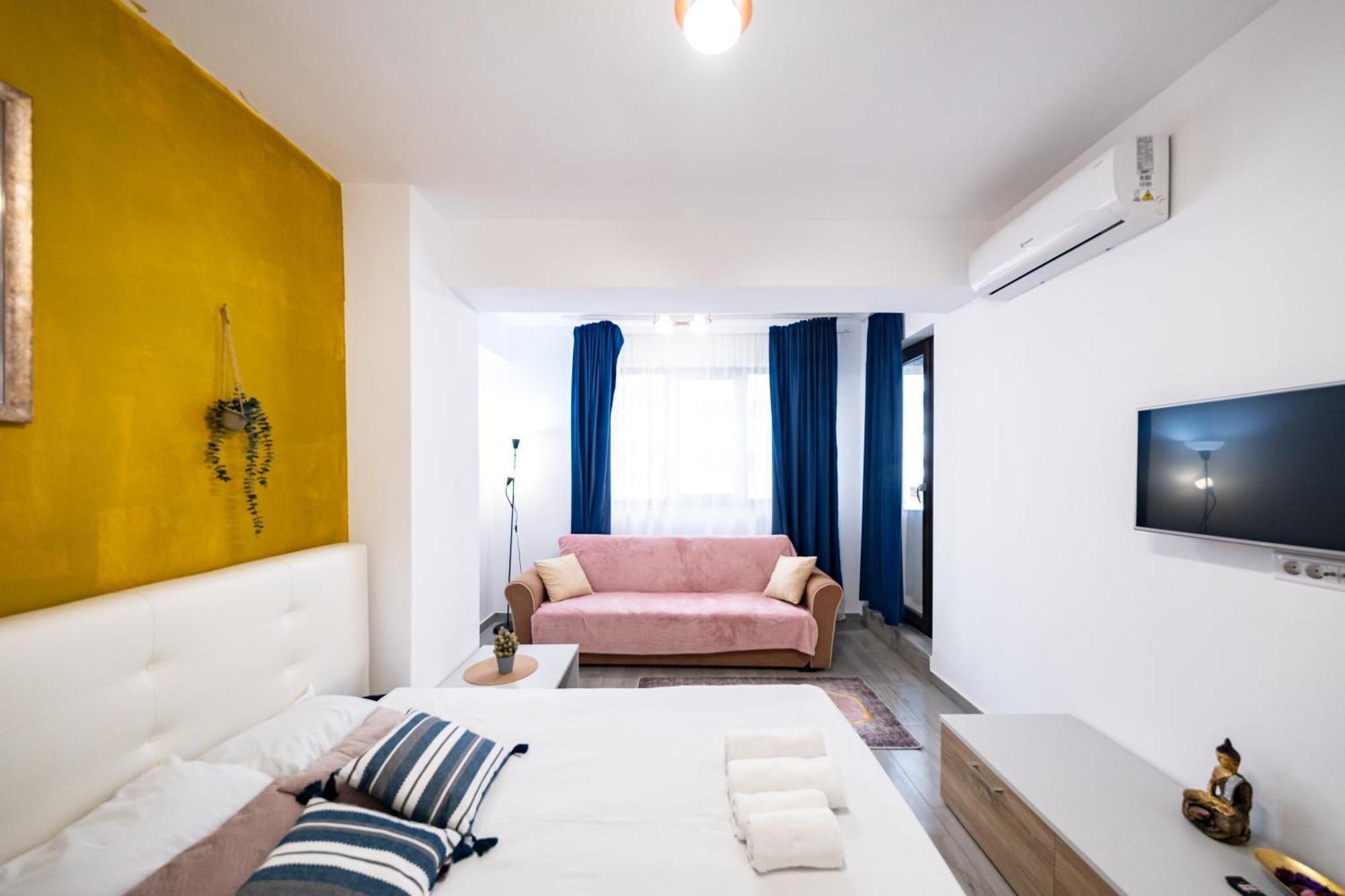 The Golden Studio - With Free Gym Bucureşti Ngoại thất bức ảnh