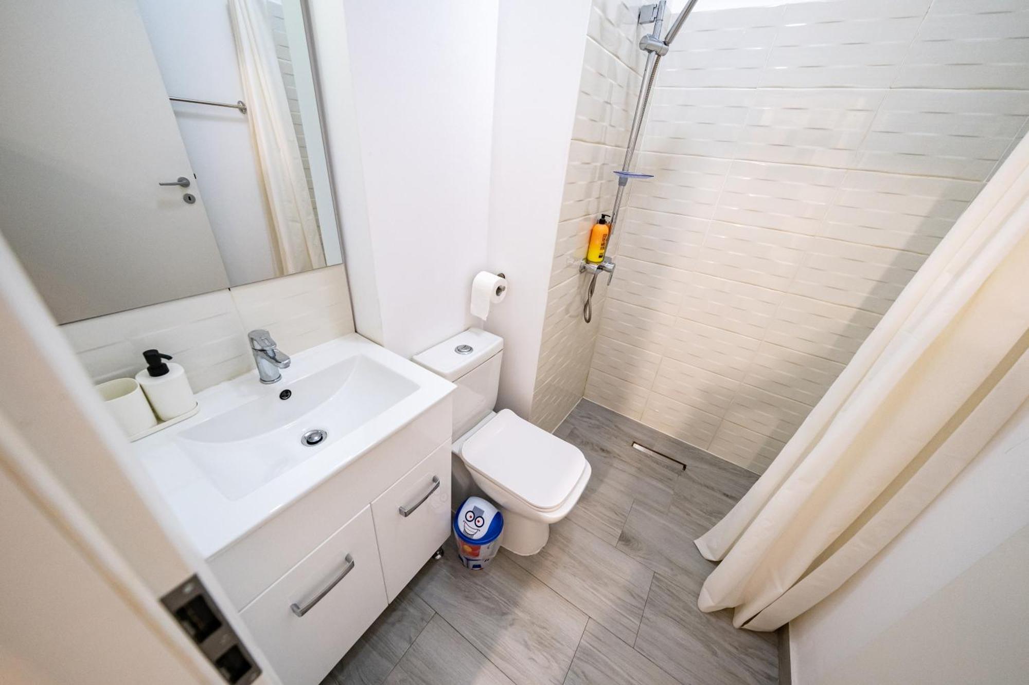 The Golden Studio - With Free Gym Bucureşti Ngoại thất bức ảnh