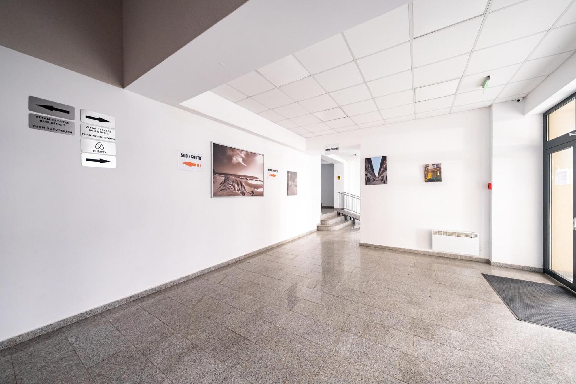 The Golden Studio - With Free Gym Bucureşti Ngoại thất bức ảnh